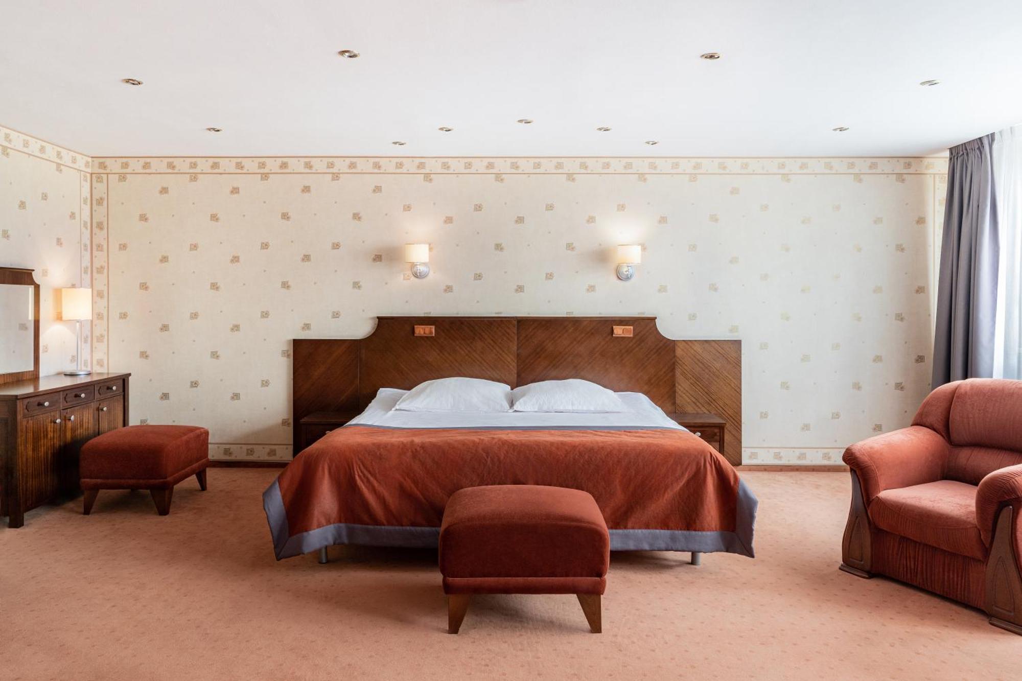 Hotel Alf Krakow Bagian luar foto