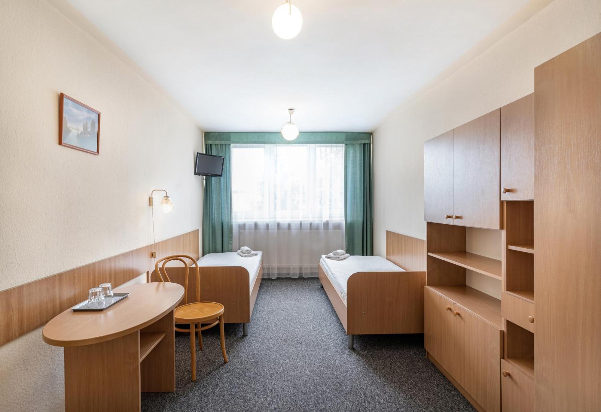 Hotel Alf Krakow Bagian luar foto