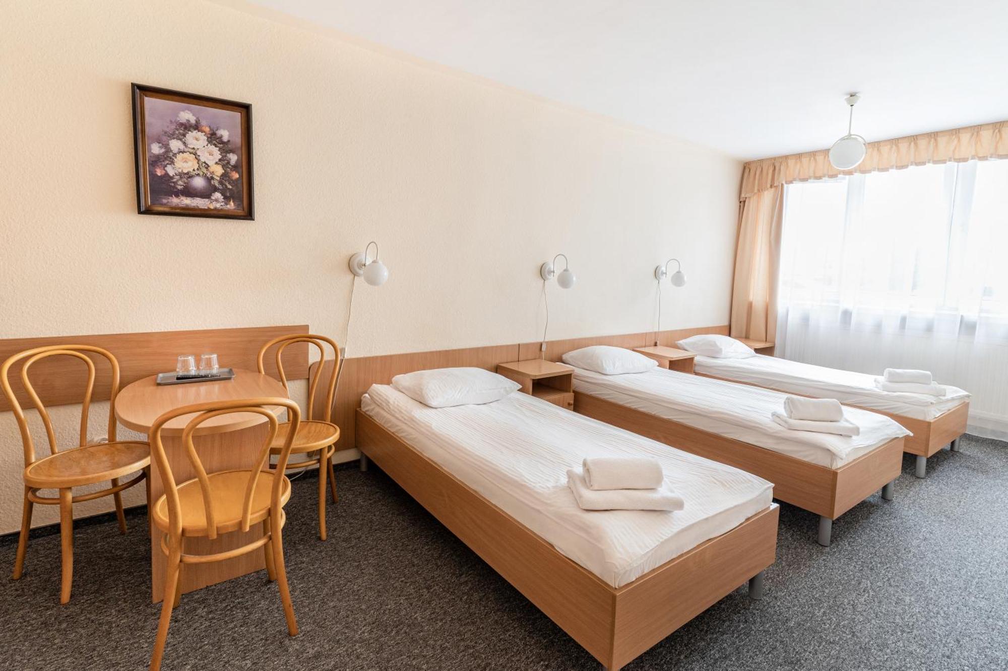 Hotel Alf Krakow Bagian luar foto