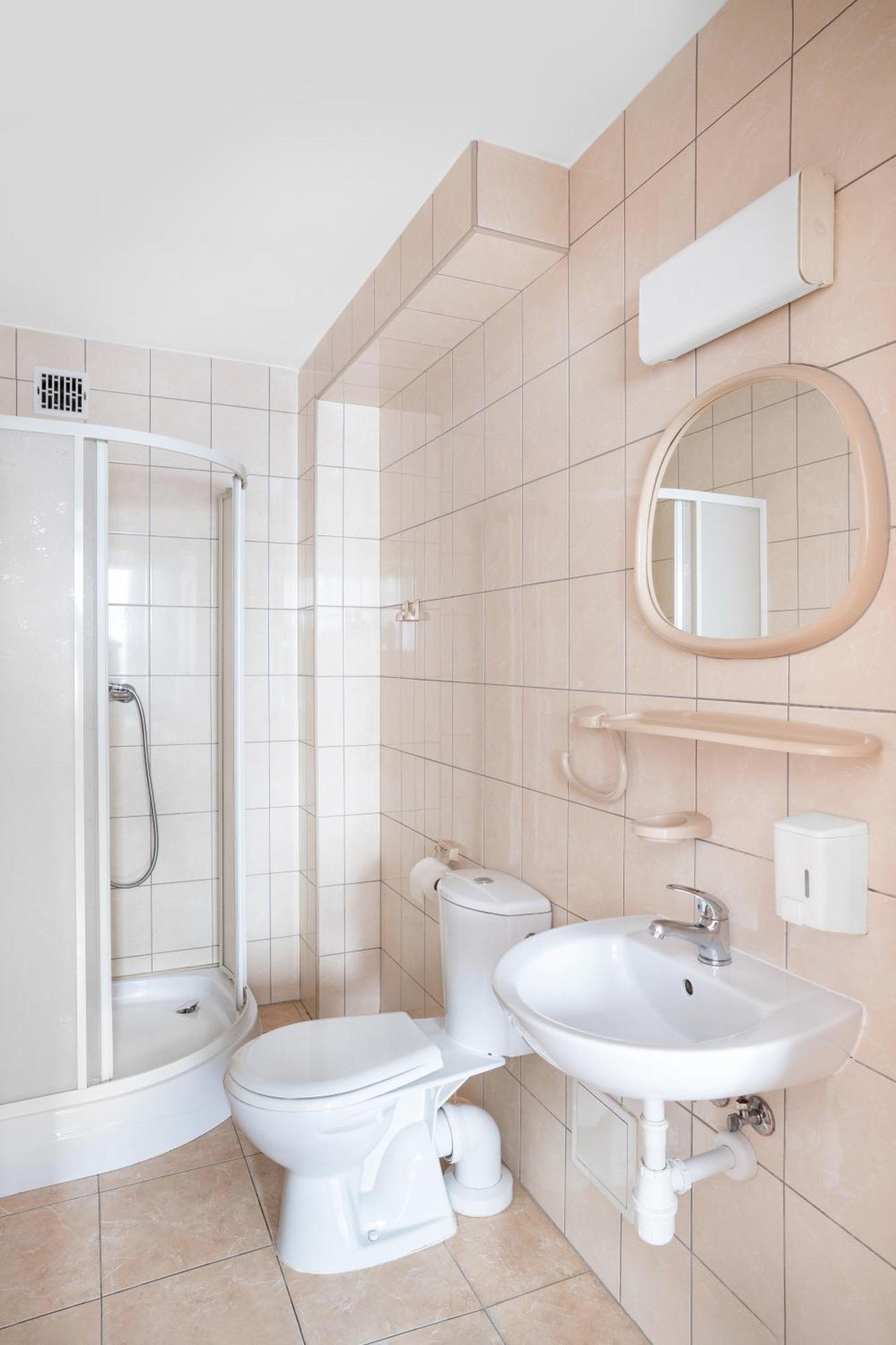 Hotel Alf Krakow Bagian luar foto