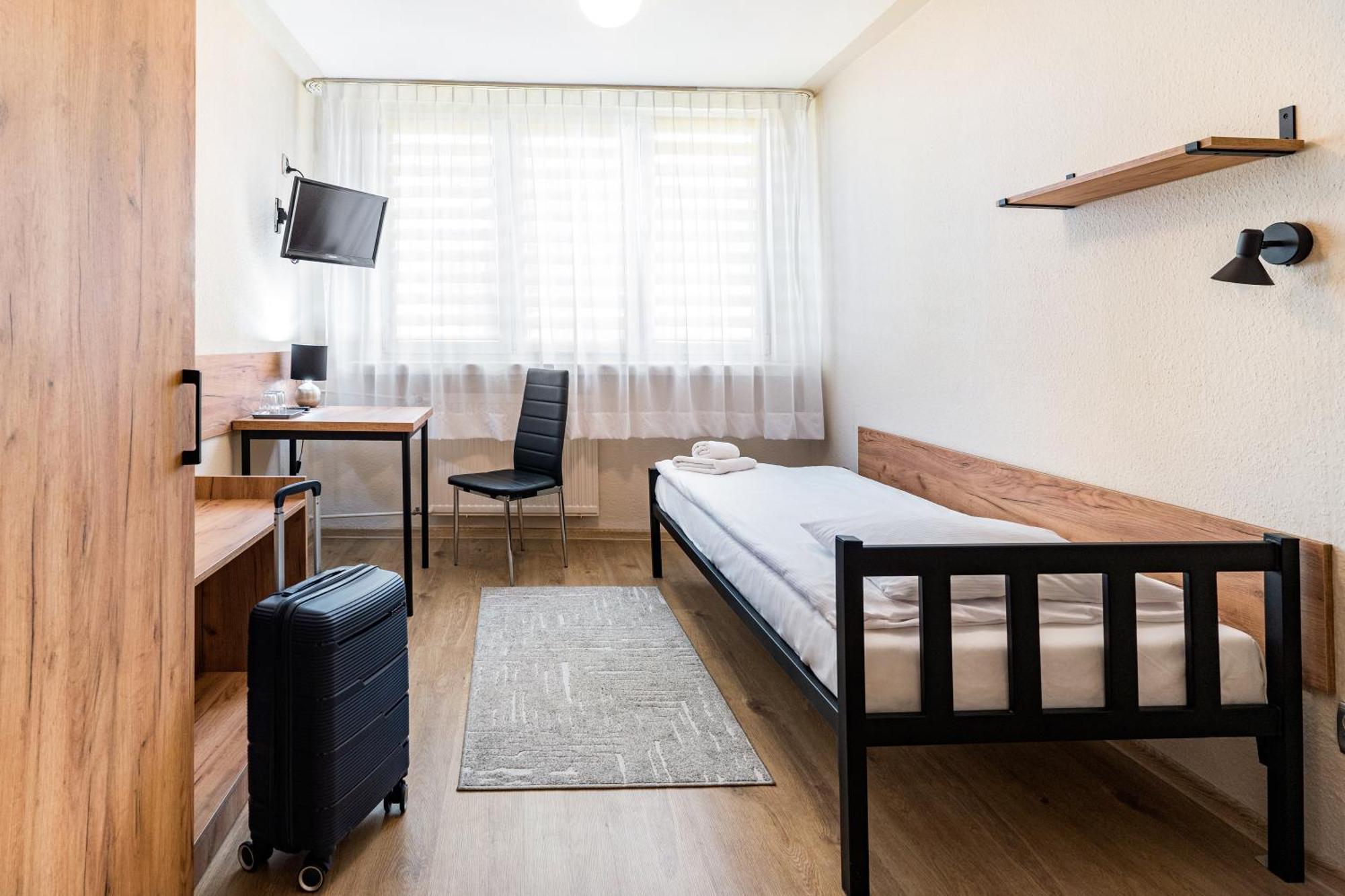 Hotel Alf Krakow Bagian luar foto