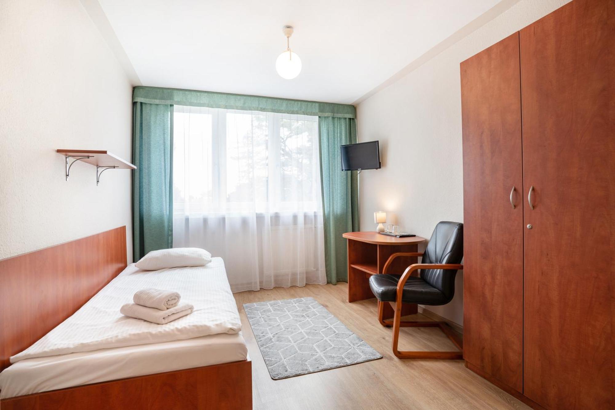 Hotel Alf Krakow Bagian luar foto